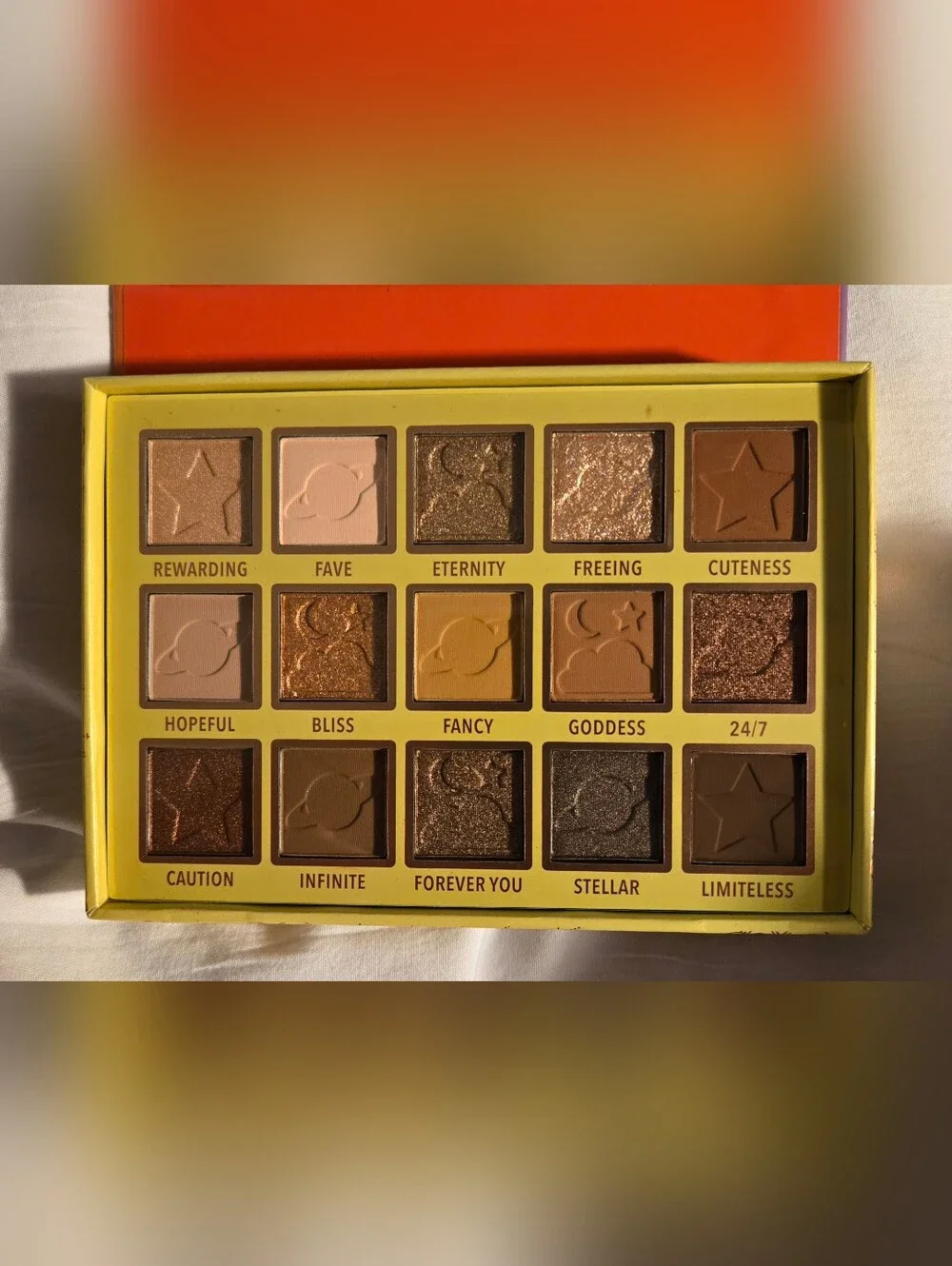 Moira Chasing Eternity Eyeshadow Palette